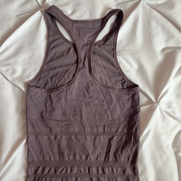 Lululemon racer back workout tank size US2 - Picture 2 of 4